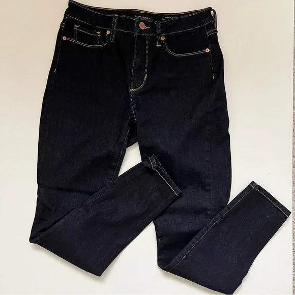 SOLD- Banana Republic Curvy Mid Rise Skinny Jeans - Picture 6 of 15